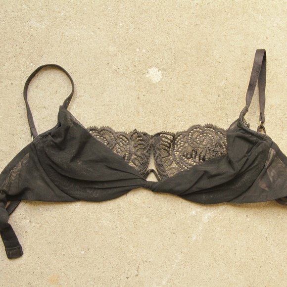 Sexy black bra - Picture 1 of 3